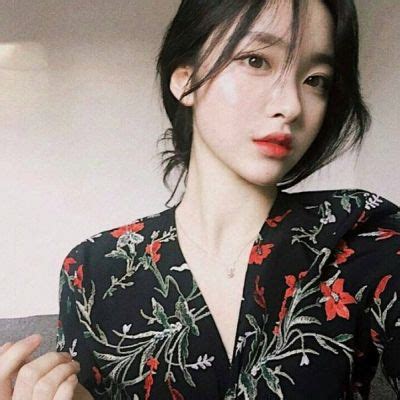 四乃森苍紫（身份：御庭番众前任首领、“天才忍者”） - 经典老电影高清在线观看 - 云端直播